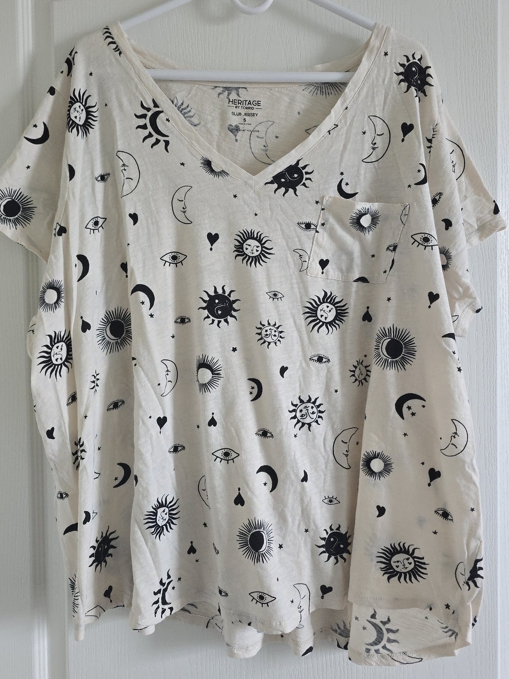 torrid Cream V‑Neck Tee with Black Celestial Print